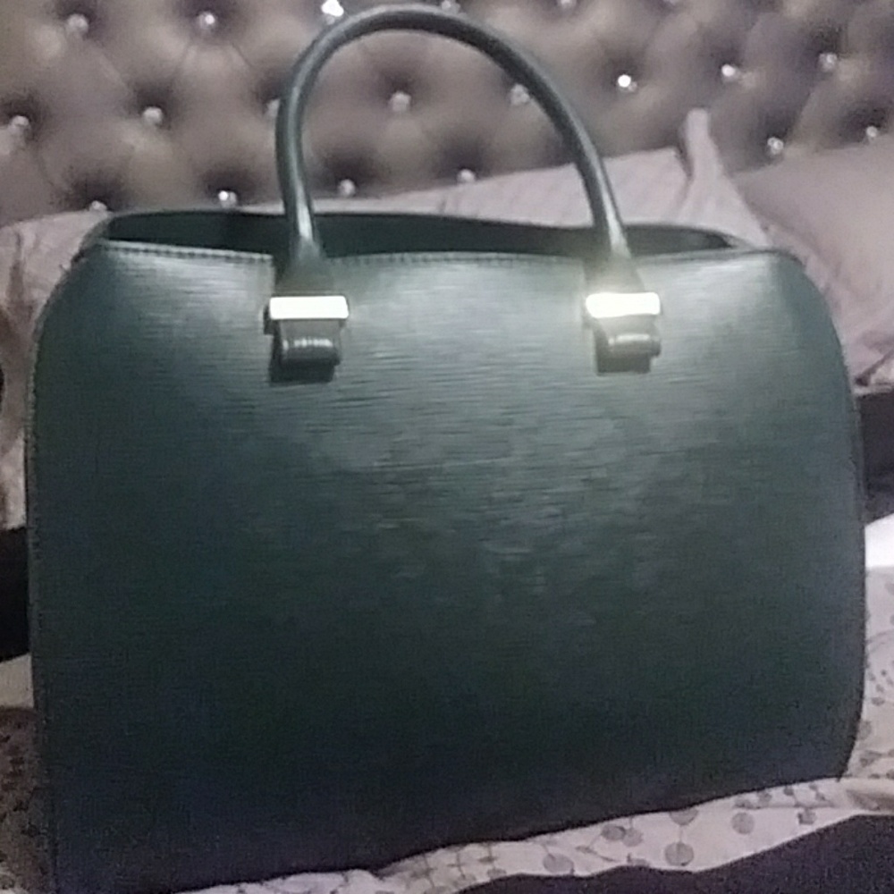 Hunter Green Large handbag used 2 or 3 times
